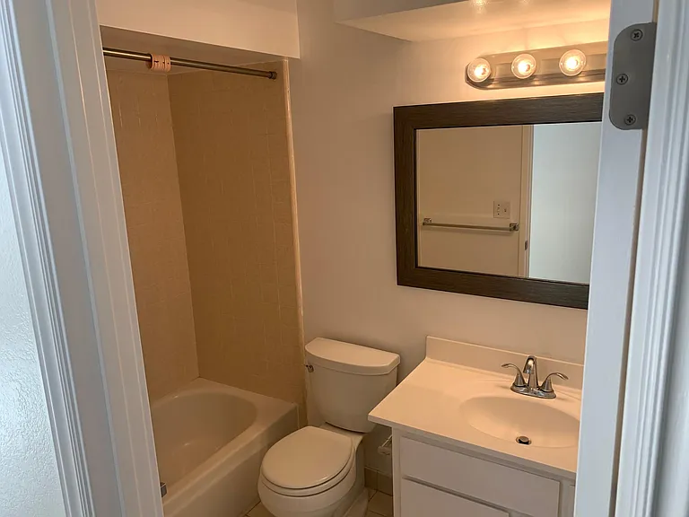 1277 E Fremont Ter — Photo 17
