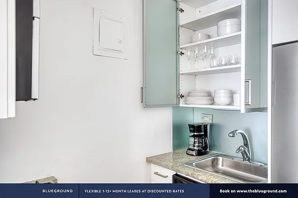 Rented by The Blueground | media 23