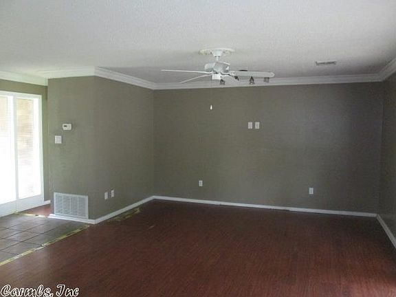 4th image of 104 Texas Ave