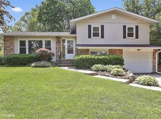 6943 Fairmount Ave, Downers Grove, IL 60516