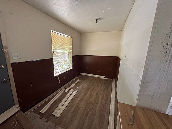 3rd image of 913 N 7th St