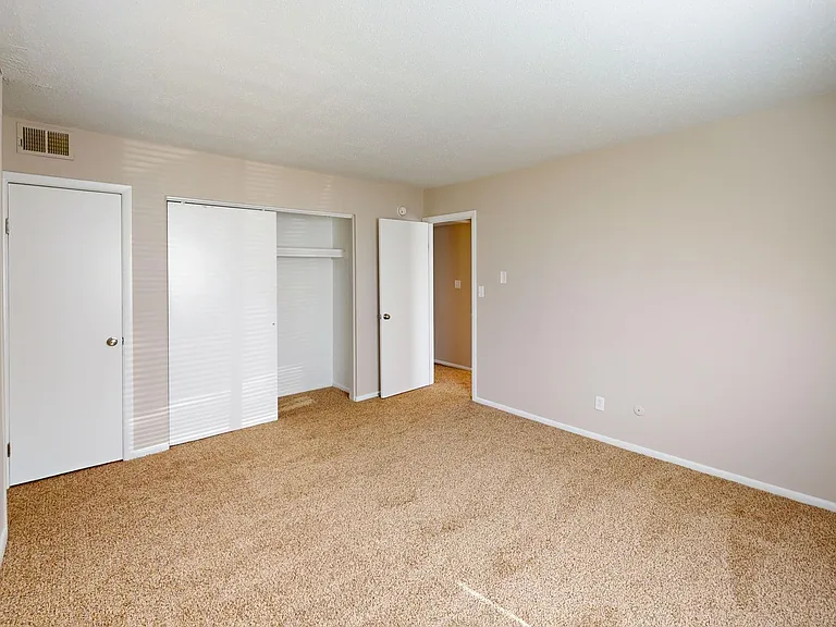 Aspen Pointe Apartments — Photo 18