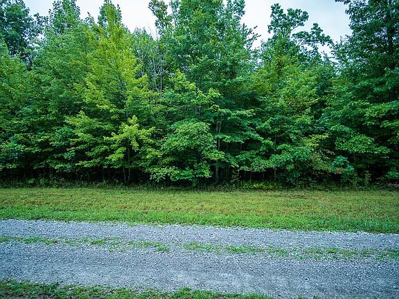 3rd image of Camp Creek Cir