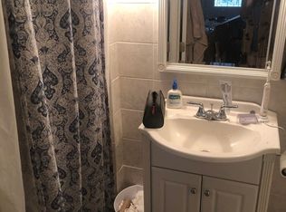 306 Highland Ave ROOM B, Winchester, VA 22601