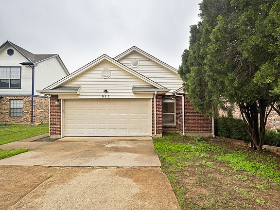 2nd image of 945 Ramblewood Dr