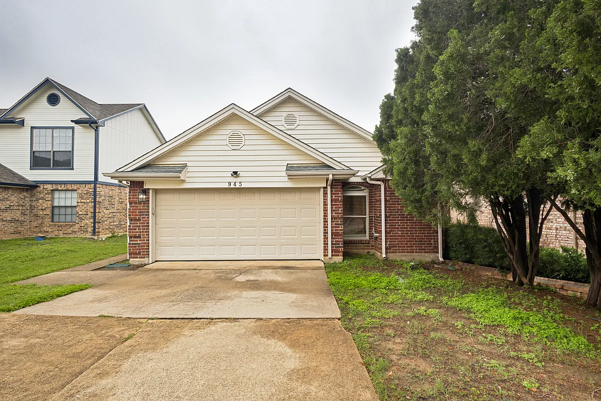 Building Photo - 945 Ramblewood Dr