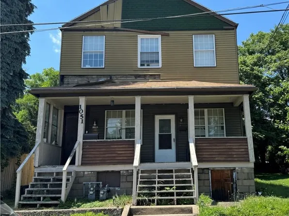 1051 Keene St, Springdale, PA 15144