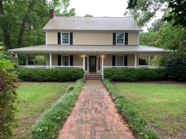 1097 Buckhorn Dr, Manning, SC 29102