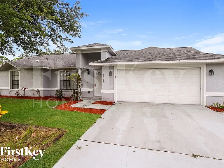 1253 Giralda Cir NW — Photo 2