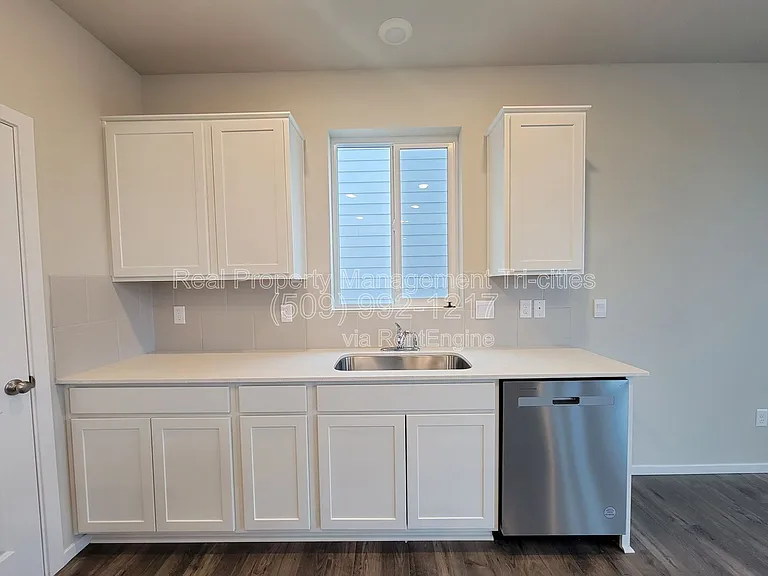 7752 Ranchland Ln — Photo 5