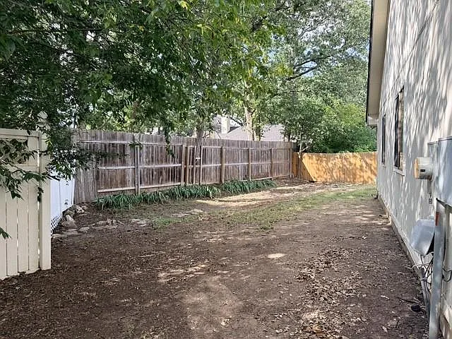 1920 White Oak Cir — Photo 18