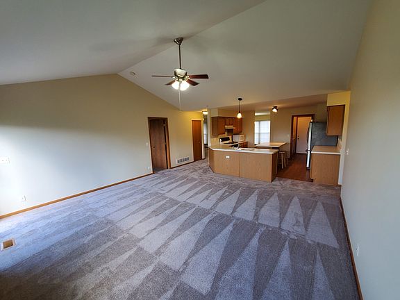 4th image of 1872 W River Oaks Dr