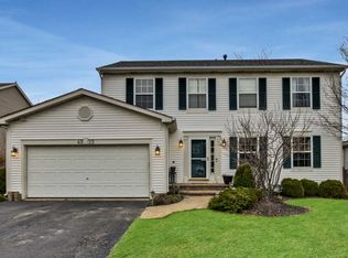 4525 Heron Dr, Lake In The Hills, IL 60156