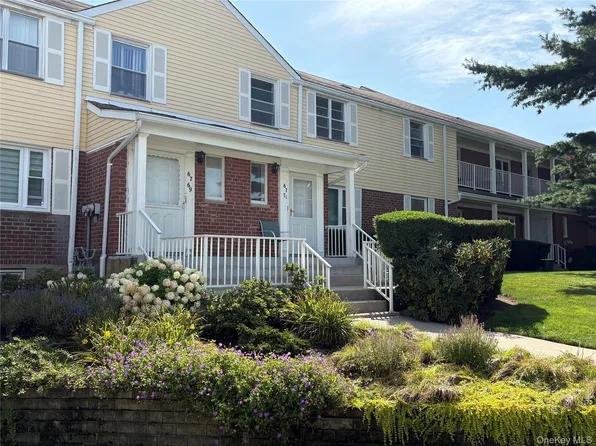 67-71 Cloverdale Lane #148, Oakland Gardens, NY 11364