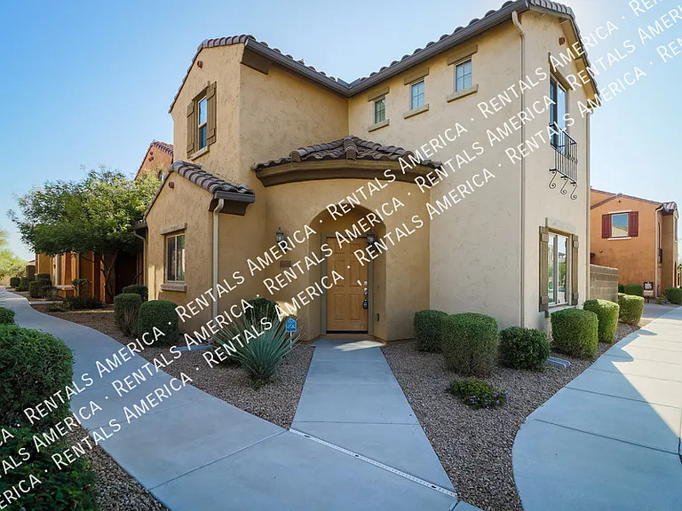 3625 E Zachary Dr — Photo 1