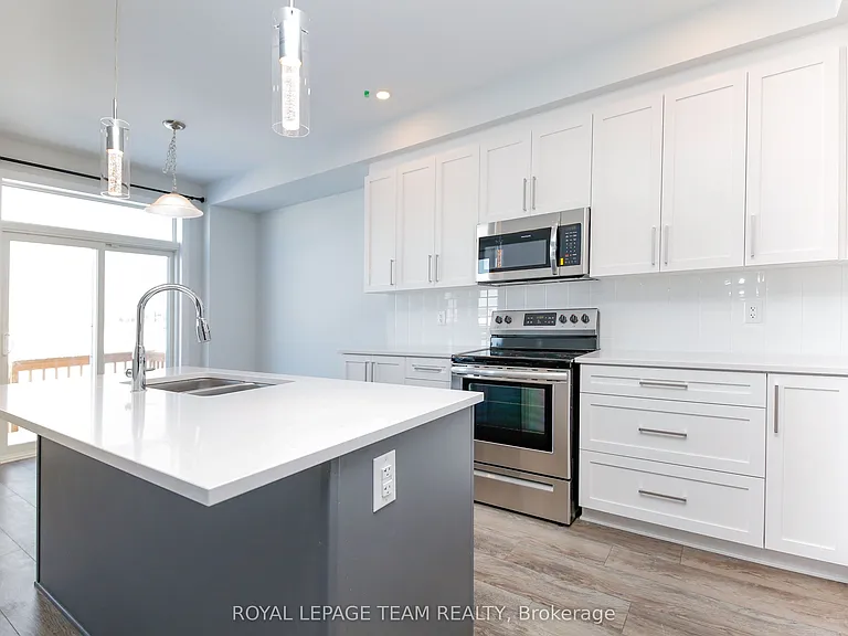 645 Hamsa St — Photo 13