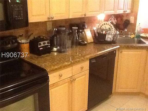 4th image of 7500 NW 17th St APT 302