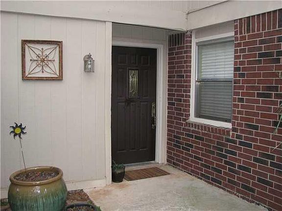 2nd image of 12220 Greenlea Chase W