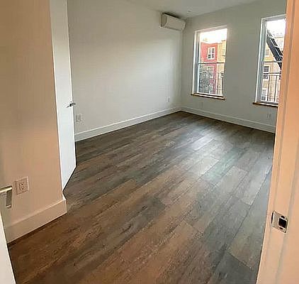 4th image of 205 N Henry St Floor 2