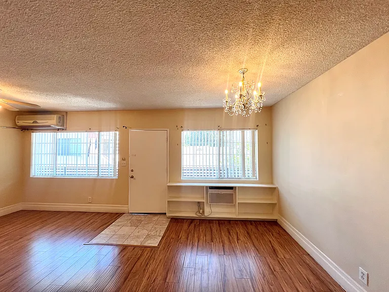 1035 Western Ave #4 — Photo 5