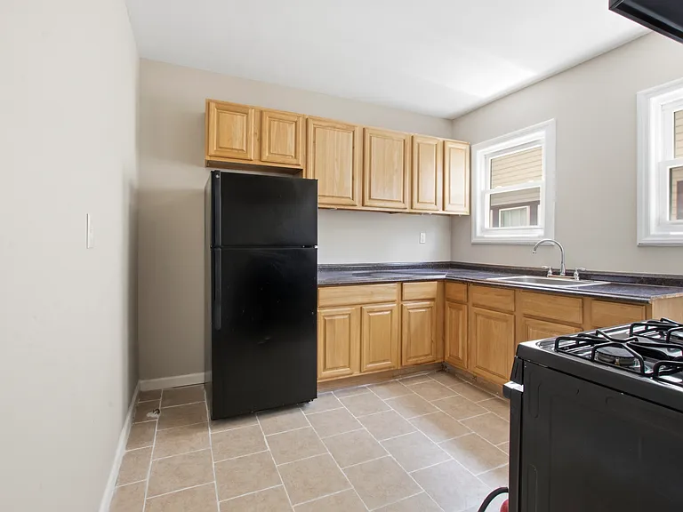 323-325 Myrtle Ave #2 — Photo 10