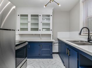 Elegant Renovation! HUGE 1 Bed 1 Bath Available Now!, Everett, WA 98201
