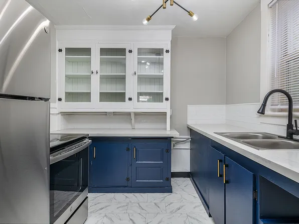 Elegant Renovation! HUGE 1 Bed 1 Bath Available Now!