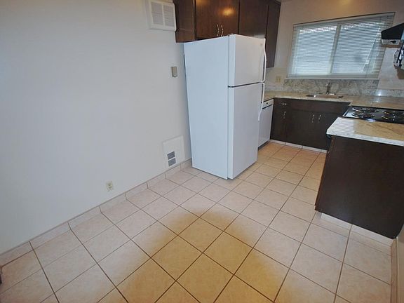 5th image of 225 Grand Blvd