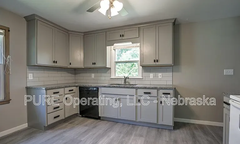 7764 Maywood St — Photo 7