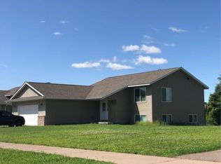 2579 Ridgewood St, Menomonie, WI 54751