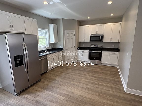 4th image of 751 Zephyr Dr