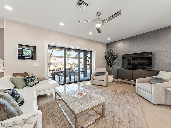 5th image of 1407 SW 53rd Ter