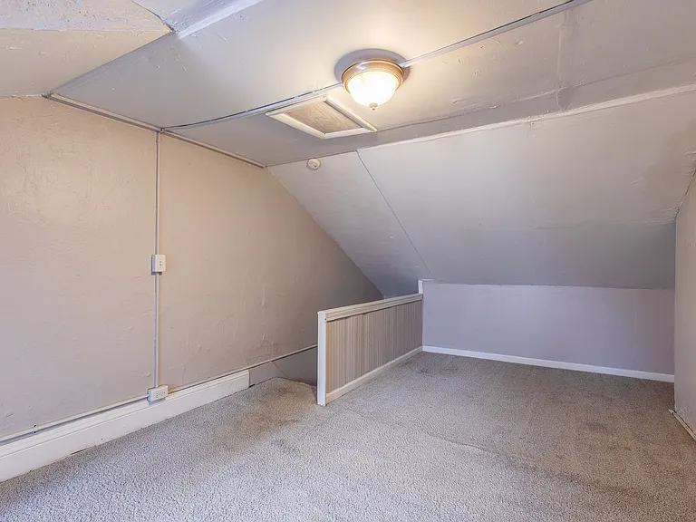 2013 Gregory St S — Photo 16