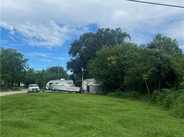37 Suzi Dr, Saint Bernard, LA 70085