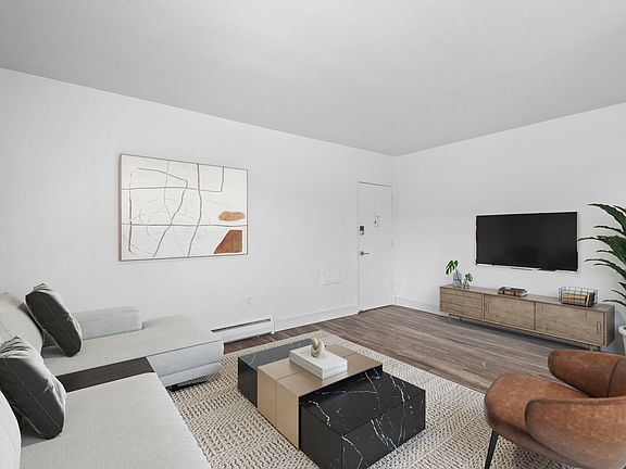 3rd image of 1326 N Corona St APT 301