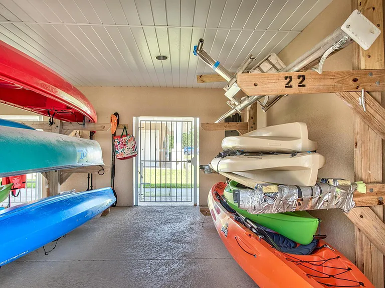 7296 Marathon Dr #404 — Photo 38