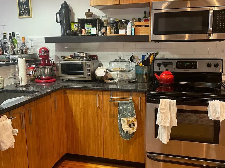 1322 W Broad St — Photo 43