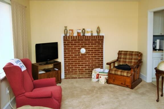 4th image of 5523 Bloomingdale Ave