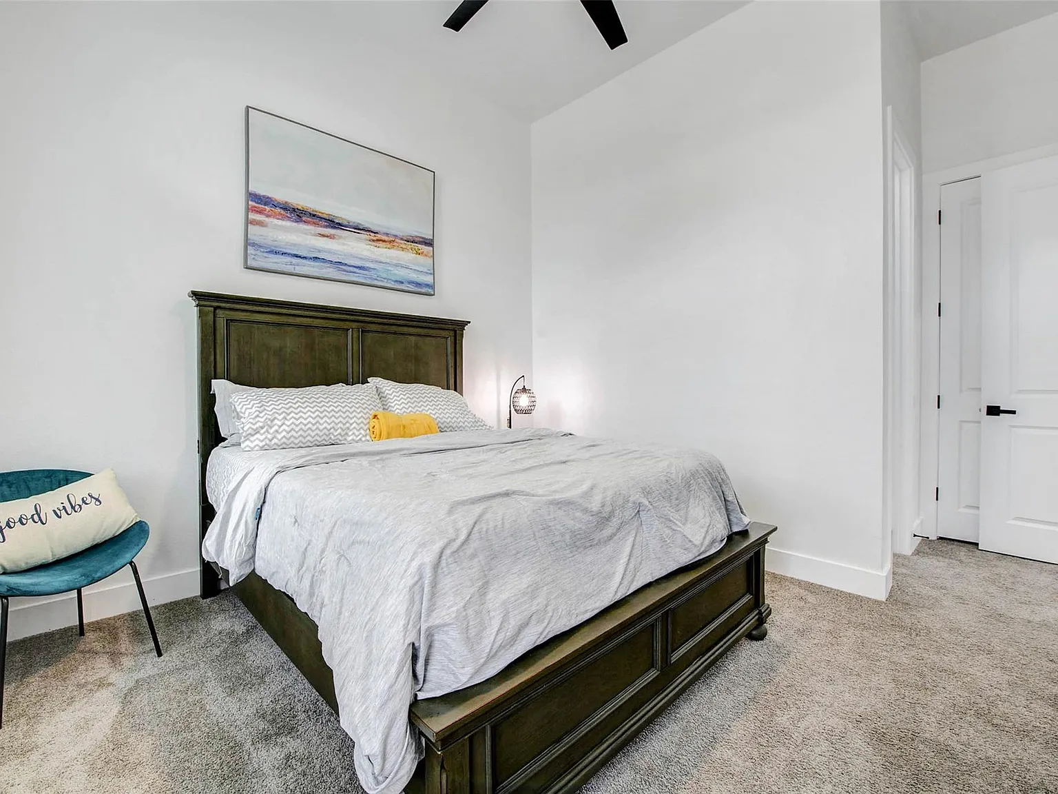 3 bed, 3.5 bath, 2255 sqft, $3,500 — Photo 4