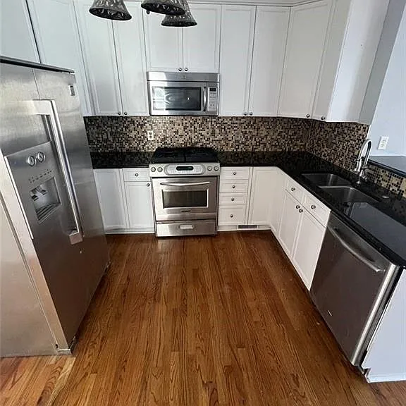 3595 Deep Cove Dr — Photo 3