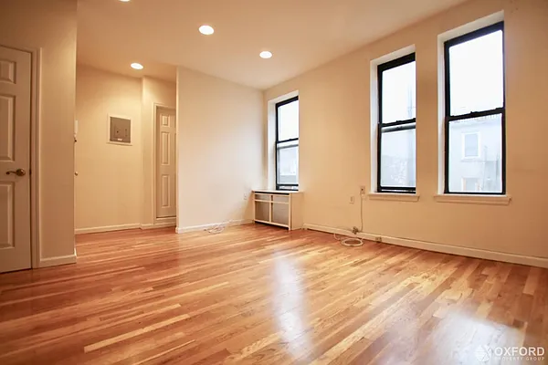 Rented by Oxford Property Group | media 9