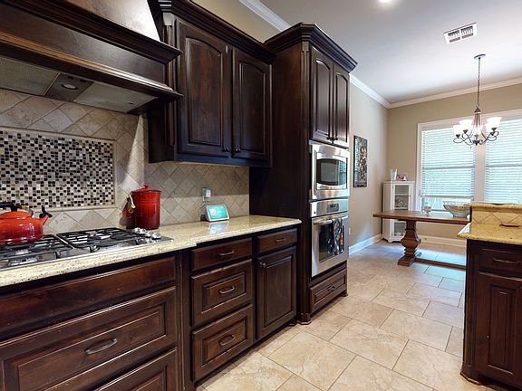 4th image of 5341 Barberry Ln