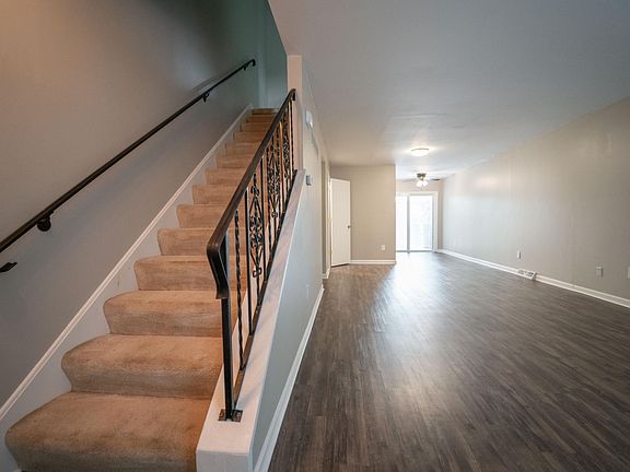 3rd image of 946 Monterrey Ct APT C