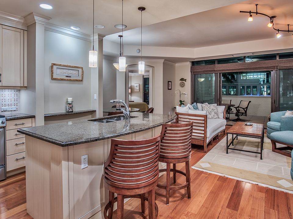 Kitchen, Living, Balcony