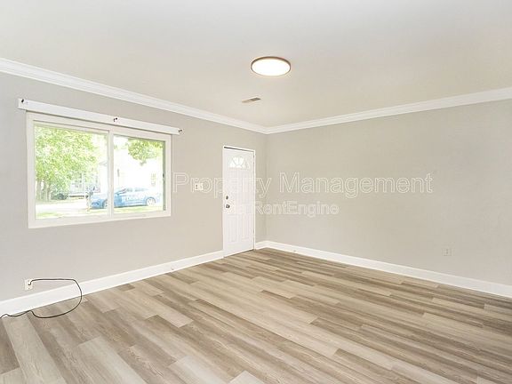 2nd image of 1301 N Orchard Knob Ave