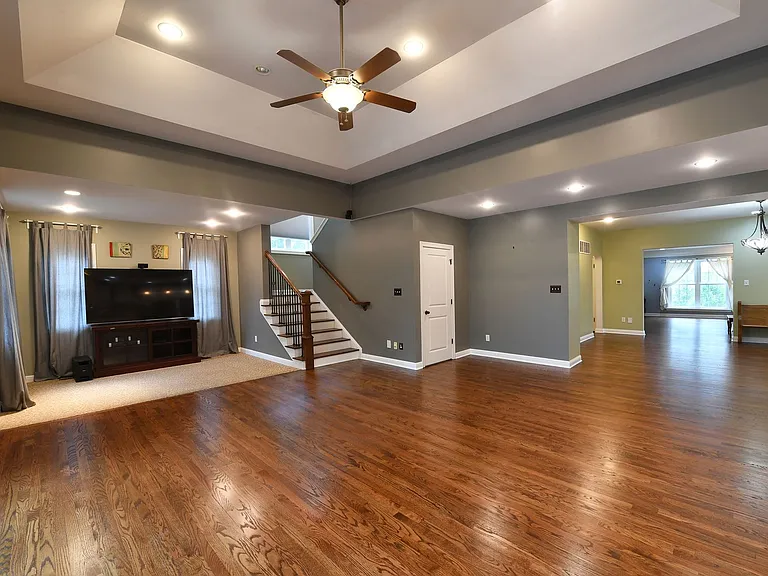106 Manlyn Dr — Photo 34
