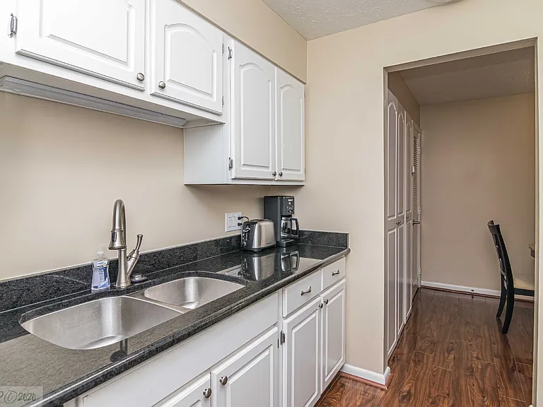 103 E Lockhaven Dr #D — Photo 14
