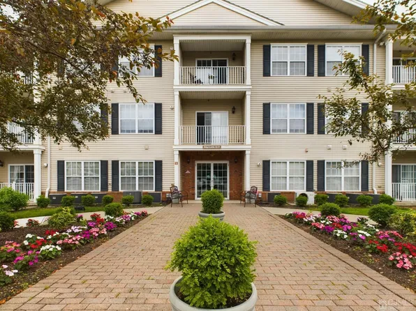 77 Liddle Ave, Edison, NJ 08837