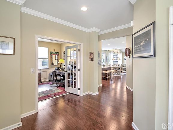 4th image of 15 Constitution Dr