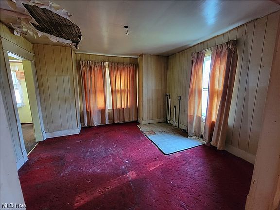 4th image of 3037 Nelson Ave